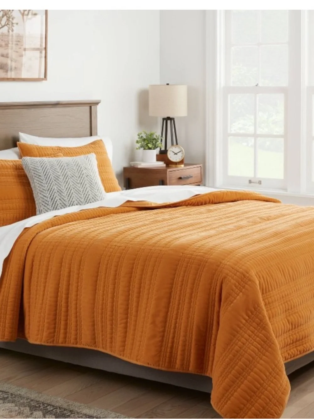 THRESHOLD NWT Lofty Velvet Quilt -Dark Gold -full/queen
